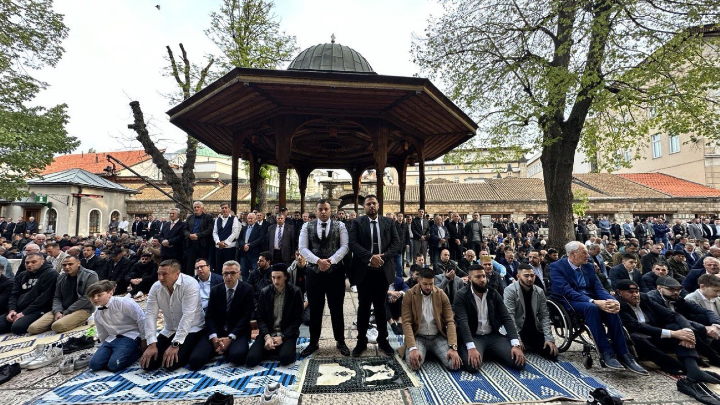 Молитвом дочекан Рамазански бајрам