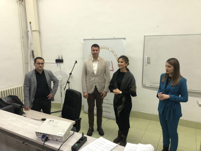 Катић потписао уговоре о стипендијама са 122 студента