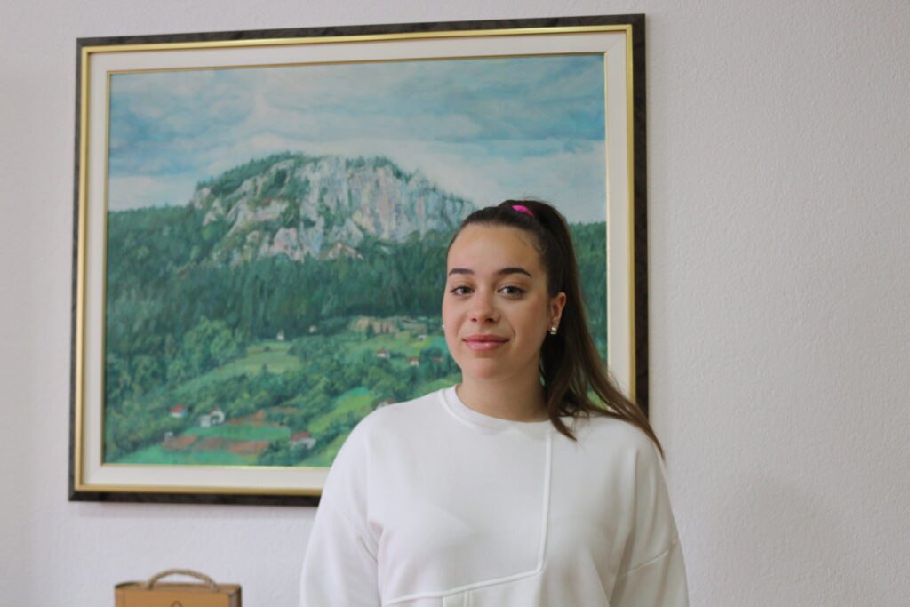 Марија Фуртула из Рогатице уз подршку локалне заједнице граби ка даљим успјесима