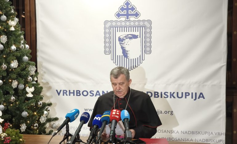 Божићна порука надбискупа Вукшића: Јубиларна година позива на обнову вјере и заштиту живота