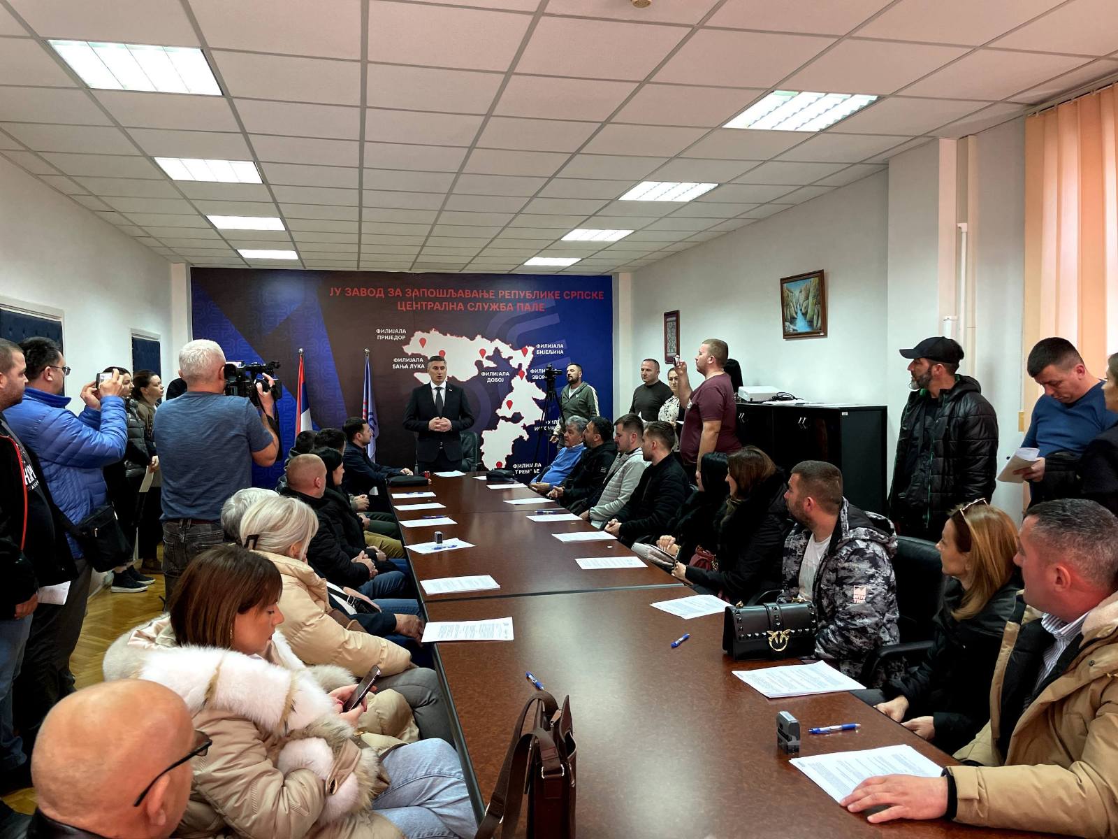 У Палама потписани уговори за запошљавање 150 лица у оквиру програма за 2025. годи