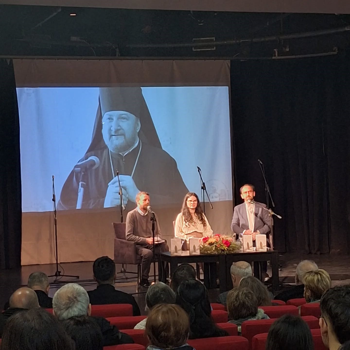 Промовисана књига „Кад су свеци ходили земљом – Сјећање на црквене личности које су обиљежиле једну епоху“