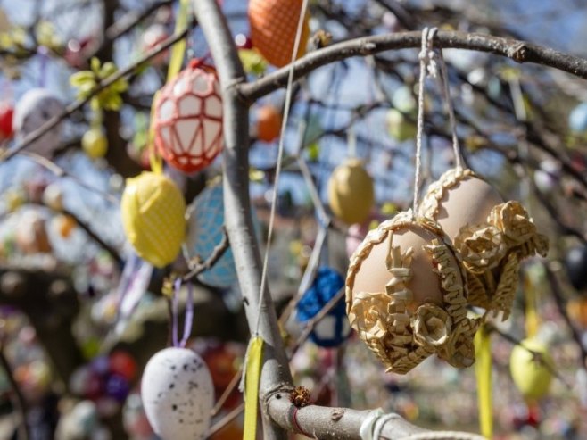 Католички вјерници прослављају Ускрс