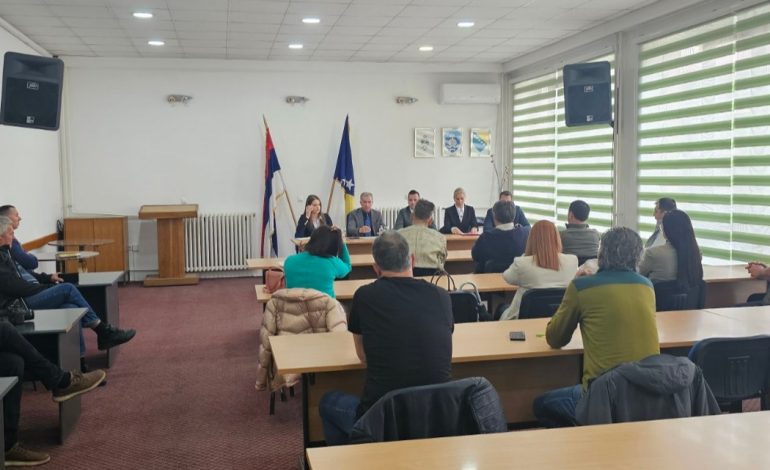 Састанак начелника Вукадиновића и министра Пуховца са рафтерима Фоче