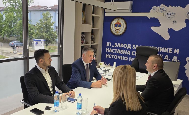 Голубовић посјетио Завод за уџбенике